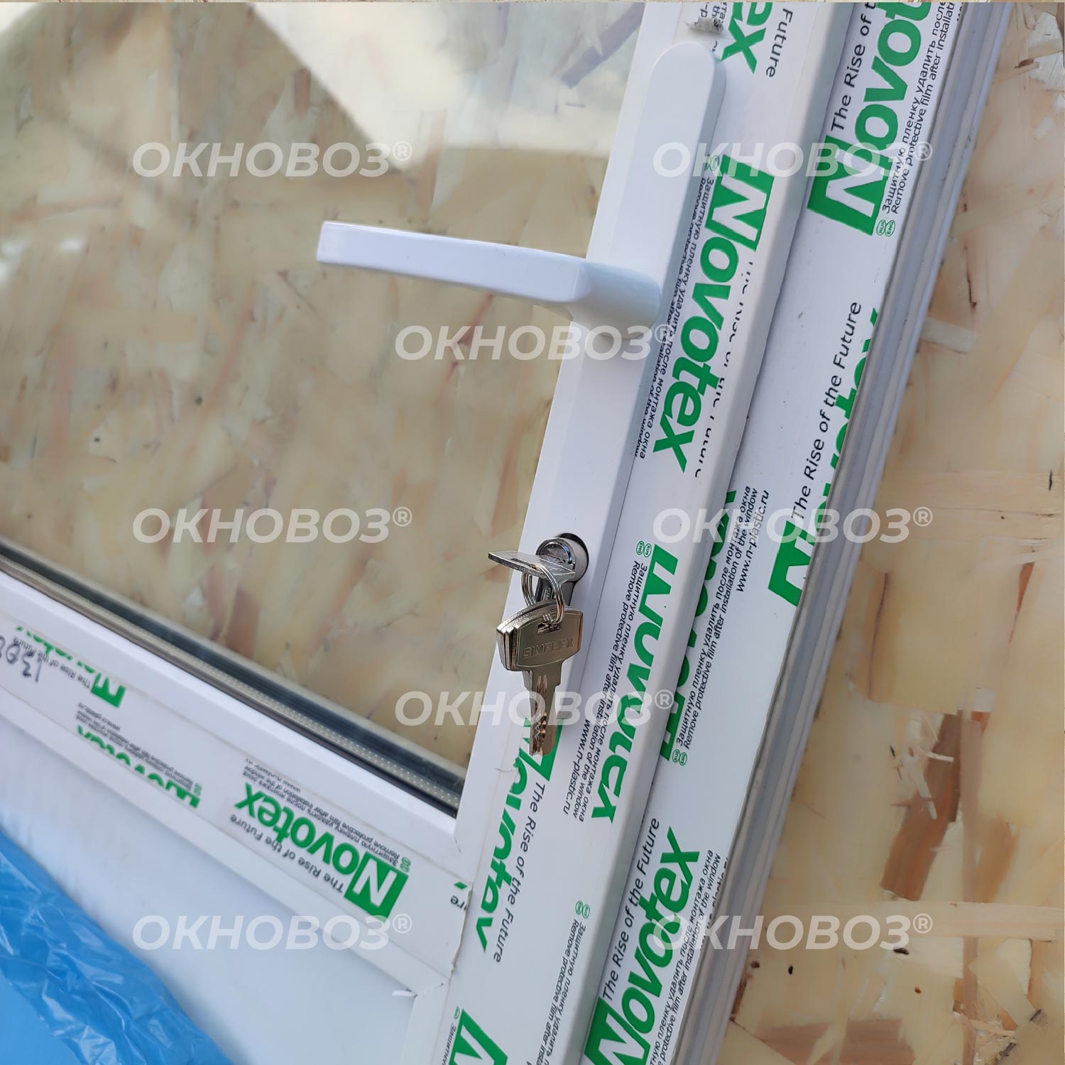 Дверь ПВХ готовая с замком и ручкой 200х93 см (левая)